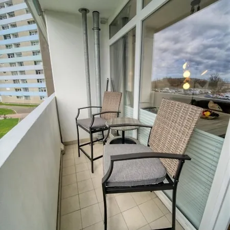 - Haus F, App 0f0203